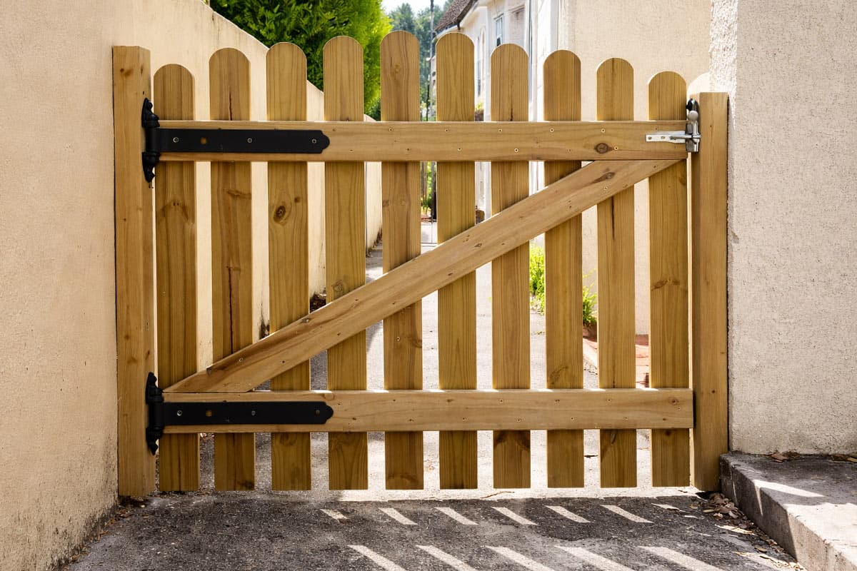 Gate installation in Plymouth by Timberline